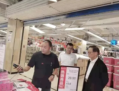 隆力奇董事长徐之伟考察重庆终端市场