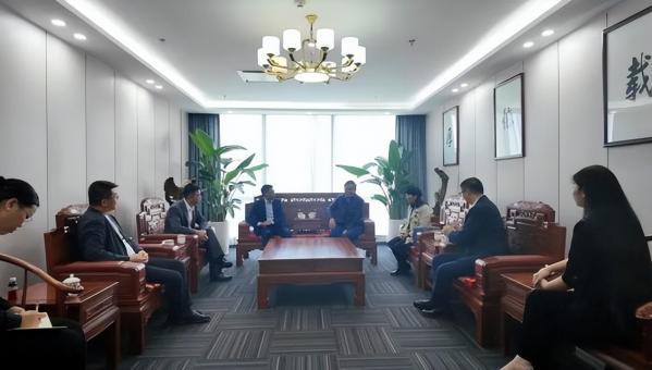   2025年12月18日，中山大学附属第一医院耳鼻咽喉科主任医师、教授、博士生导师，广东省耳...